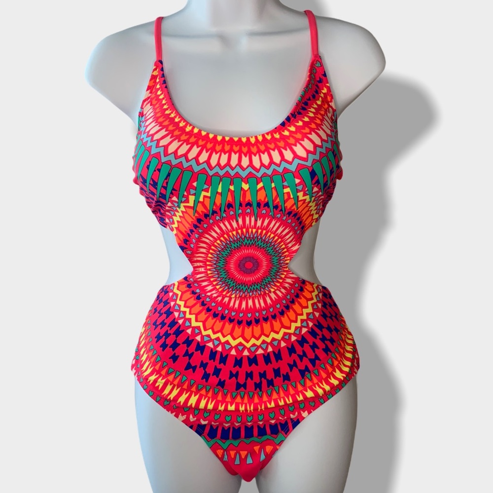 🖤Xhilaration Cut-Out Monokini.